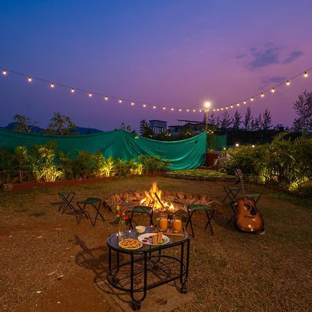 Boxtel Lonavala Hostel Bagian luar foto
